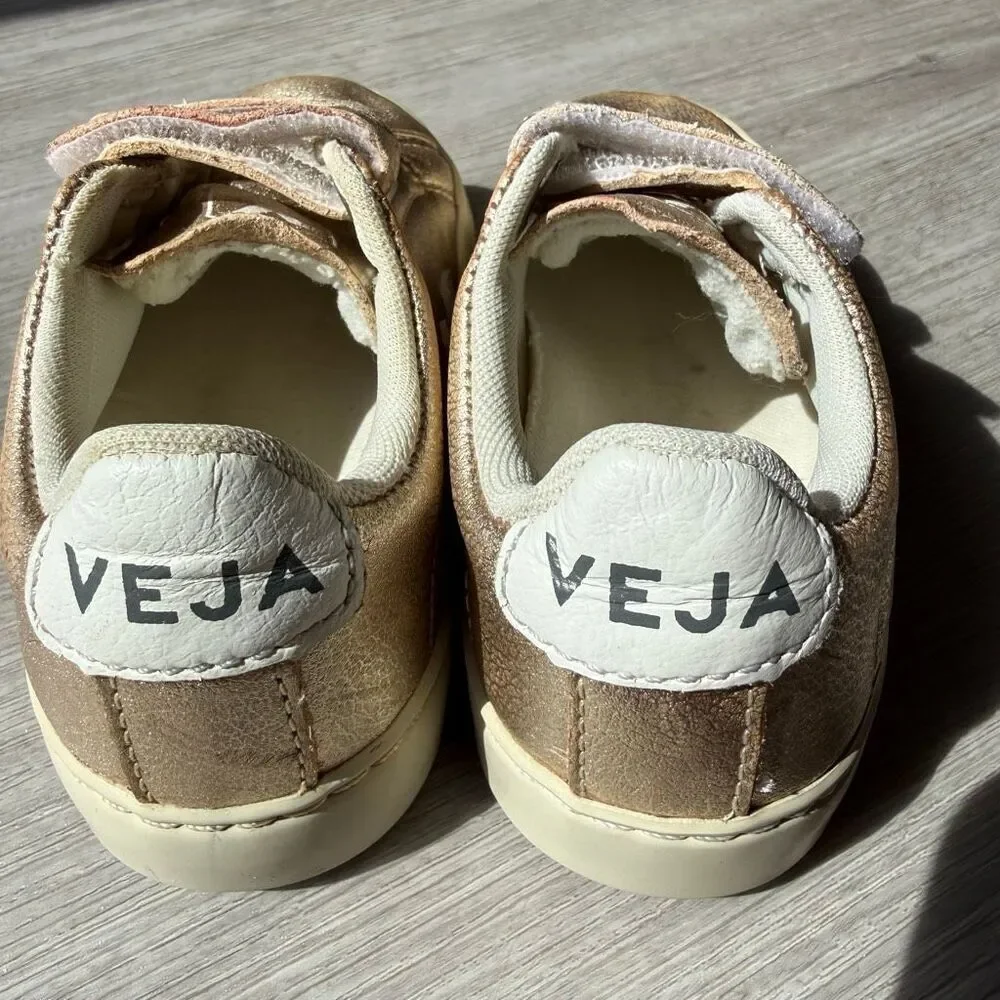 Veja gold tone